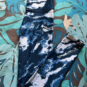 Wear It To Heart WITH Leggings size S